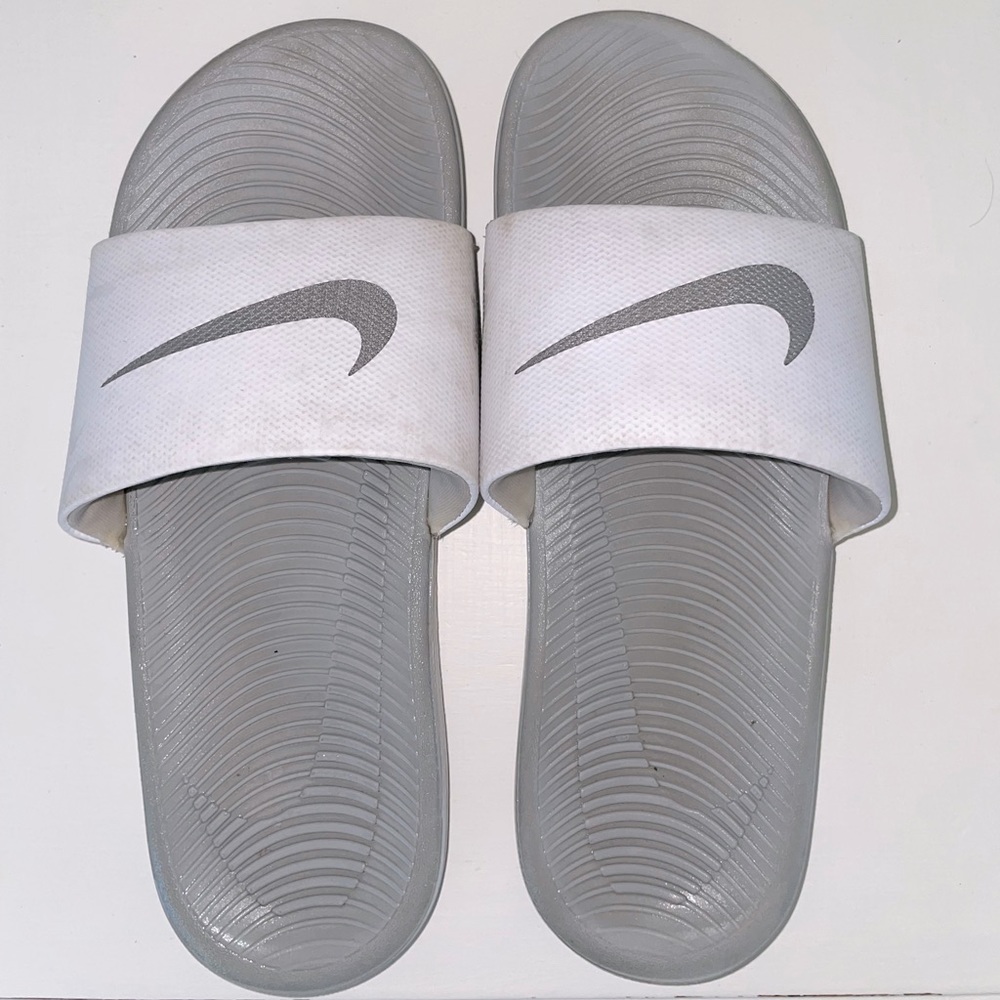 Size 8 Nike Slides